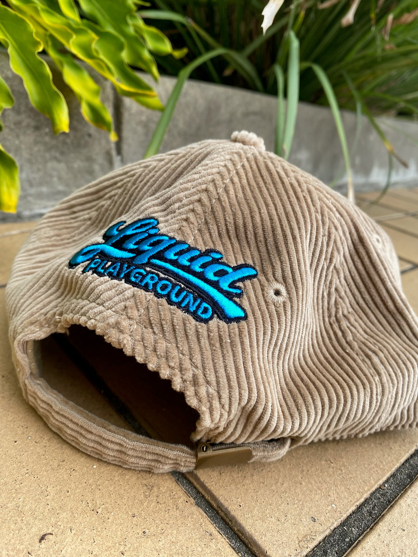 Liquid Playground Surfing Alien Cord Trucker Cap